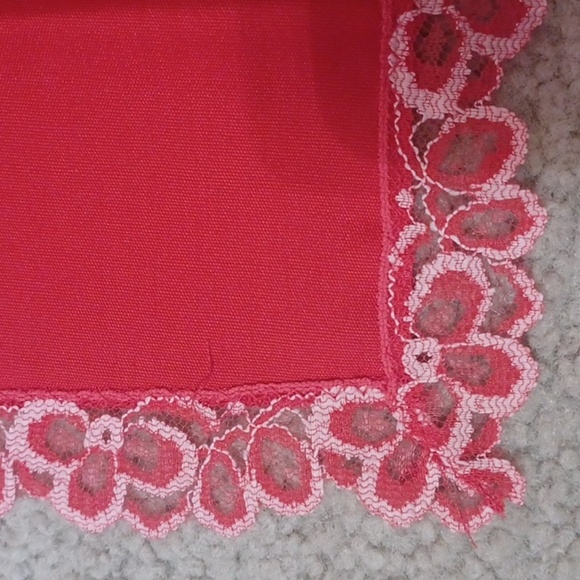 Dupont Vintage Cloth Napkins With Floral Lace Edges, Two Packs Of Four Napkins - Picture 9 of 14
